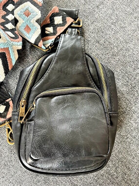 ✨ Cute Vegan Crossbody Bag – Black, Aqua & Pink ✨